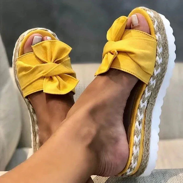 Keinna – Charmante plateau sandalen met strik