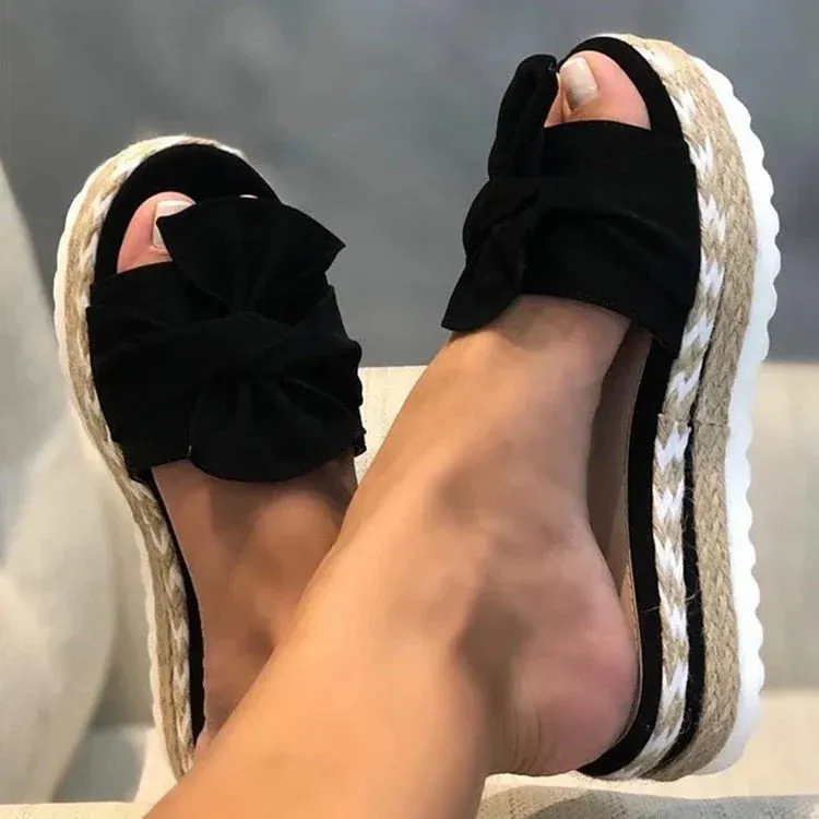 Keinna – Charmante plateau sandalen met strik
