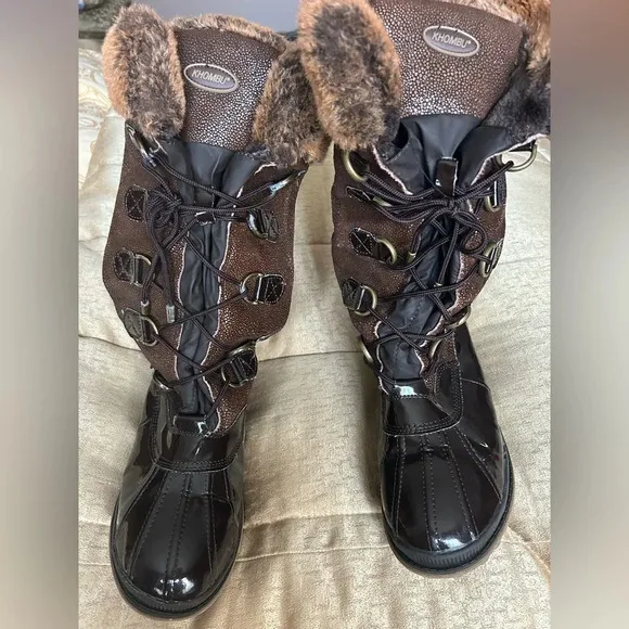 Khombu Quechee Stingray Lace-Up Winter Boots Size 9.5 Warm &amp; Waterproof Footwear