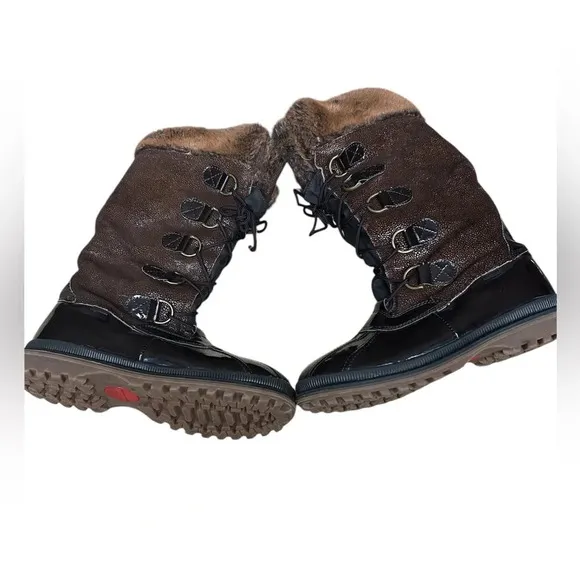 Khombu Quechee Stingray Lace-Up Winter Boots Size 9.5 Warm &amp; Waterproof Footwear