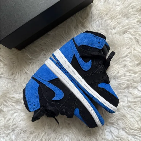 Kids Jordan High-Top Sneakers - Black and Blue