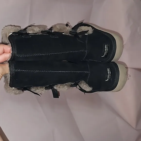 Koolaburra by Ugg Victoria Boots bows faux fur trim black suede lined snow boot