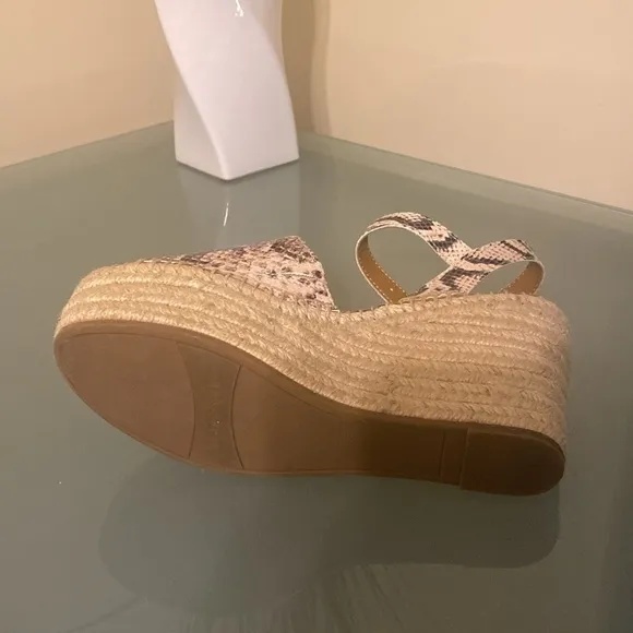 Like NEW Franco Sarto Leather Animal Print Espadrille Platform Sandals Size 8