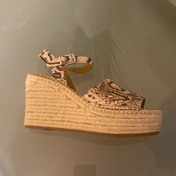 Like NEW Franco Sarto Takara Leather Animal Print Espadrille Sandals Size 8