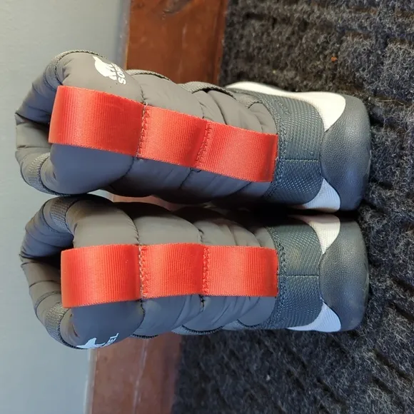 LIKE NEW Sorel Whitney II Puffy Mid Winter Boot