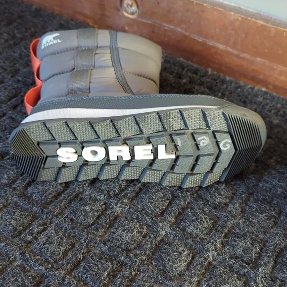 LIKE NEW Sorel Whitney II Puffy Mid Winter Boot