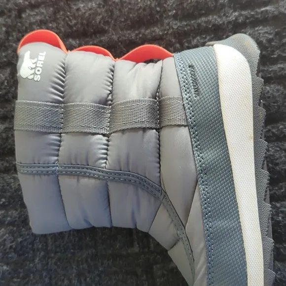 LIKE NEW Sorel Whitney II Puffy Mid Winter Boot