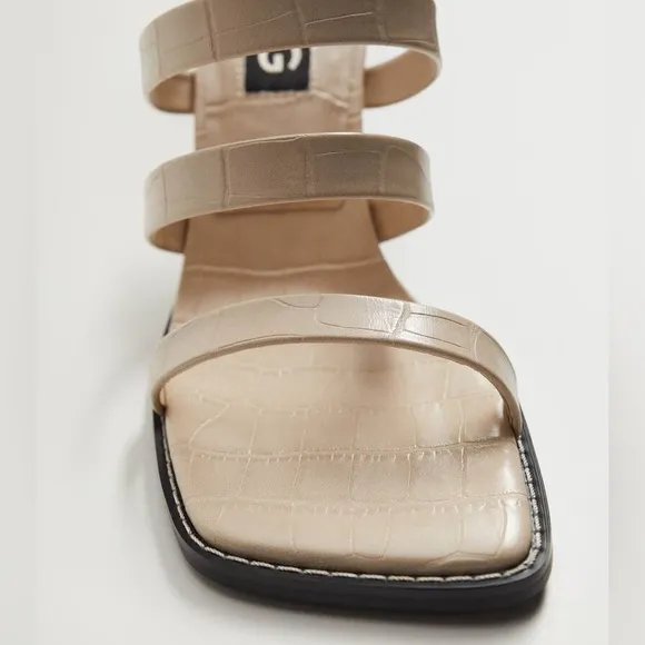 ✨MANGO✨Strappy heeled sandals