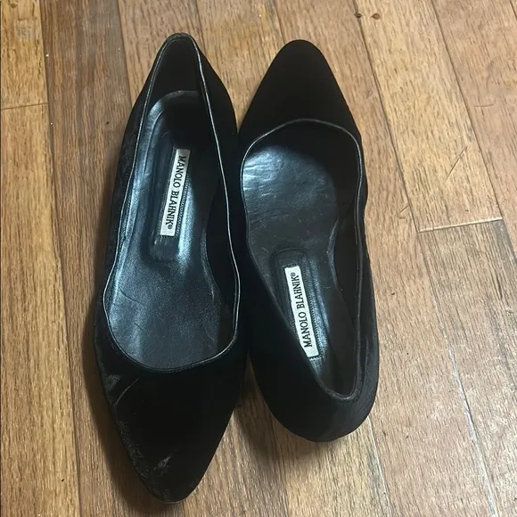 Manolo Blahnik Black Flats Velvet Pointed Toe