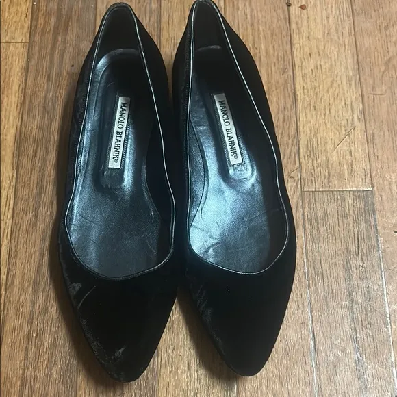 Manolo Blahnik Black Flats Velvet Pointed Toe