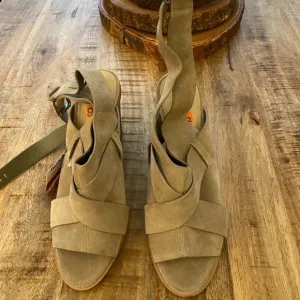 Marc Fisher ML Valen suede sandal chunky block heel strappy ankle nwt