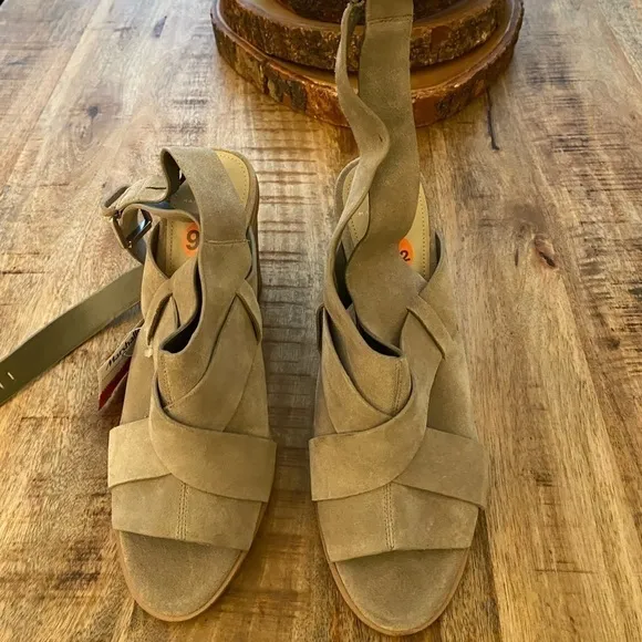 Marc Fisher ML Valen suede sandal chunky block heel strappy ankle nwt