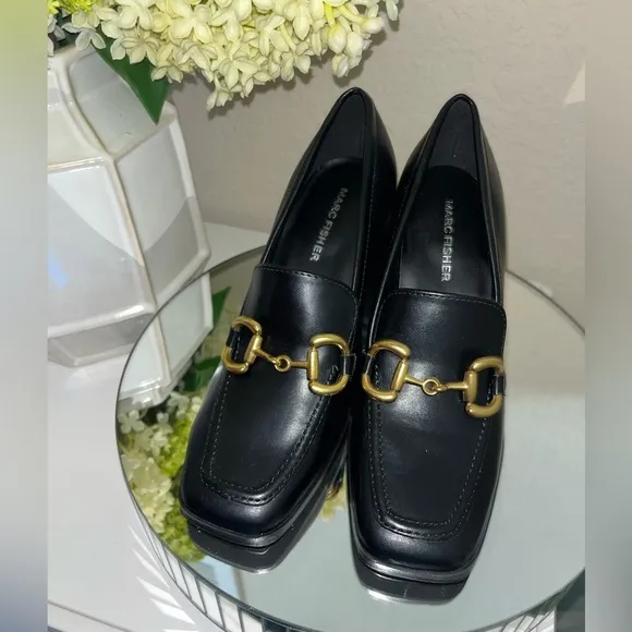Marc Fisher Women's Harlae Pump, black with goldtone hardware