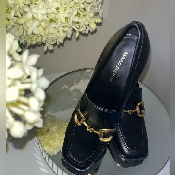 Marc Fisher Women's Harlae Pump, black with goldtone hardware