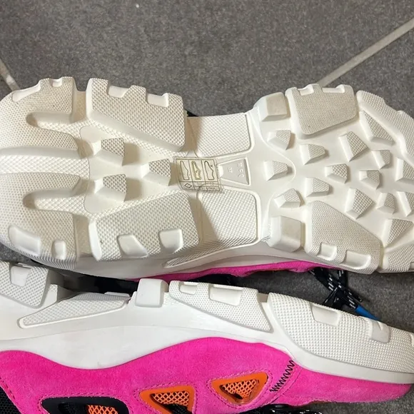 MCQ by Alexander McQueen Orbyt Mid  Sneakers Fuchsia And Orange suede size 6.5