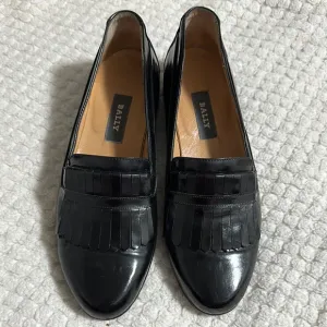 Men’s Bally Barton classic kiltie fringe detail. tuxedo slip-on loafers Sz 6