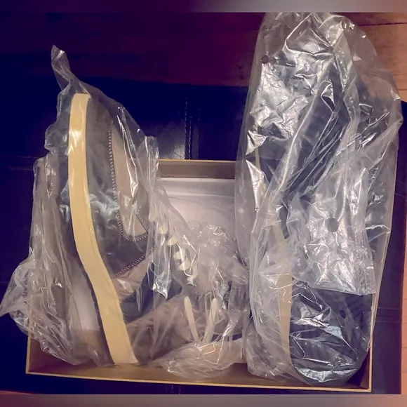 Men’s RHUDE high top sneakers size 13 with box never worn! Designer sneakers!