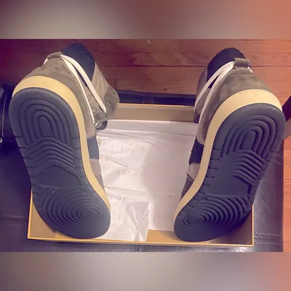 Men’s RHUDE high top sneakers size 13 with box never worn! Designer sneakers!