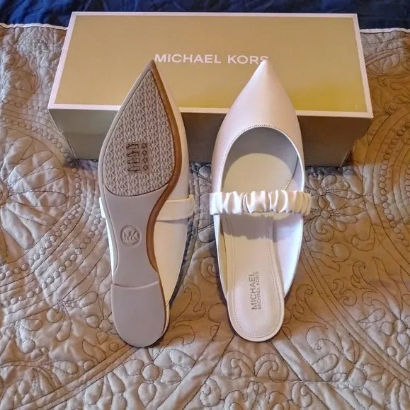 Michael Kors Raleigh Flex Flat