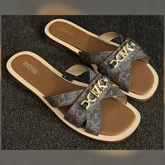 Michael Kors Women's Tiffanie Flat Slide Sandal- Size 8M