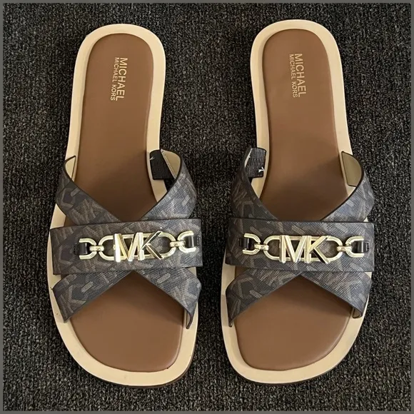 Michael Kors Women's Tiffanie Flat Slide Sandal- Size 8M
