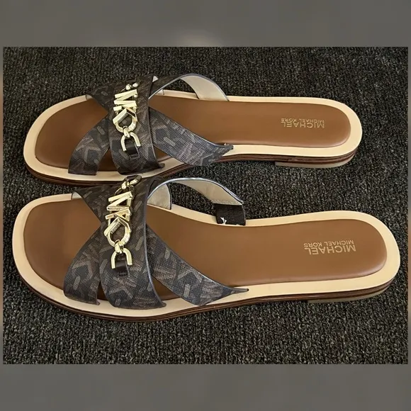 Michael Kors Women's Tiffanie Flat Slide Sandal- Size 8M