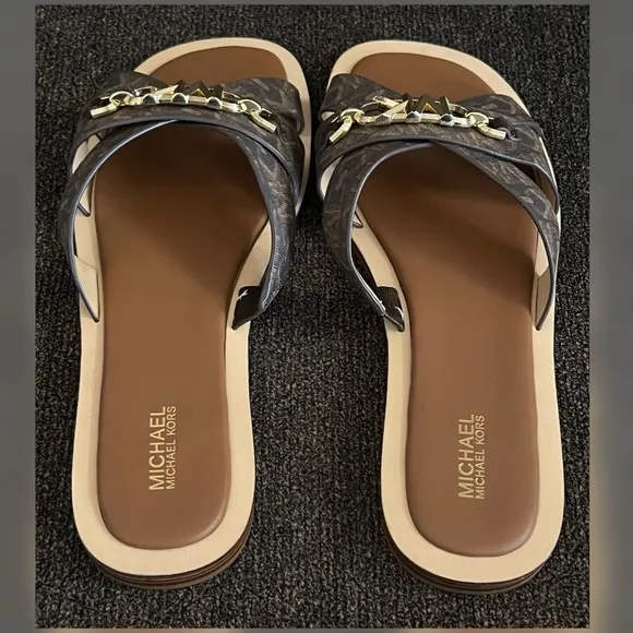 Michael Kors Women's Tiffanie Flat Slide Sandal- Size 8M