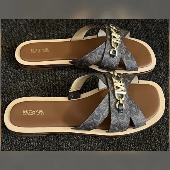 Michael Kors Women's Tiffanie Flat Slide Sandal- Size 8M