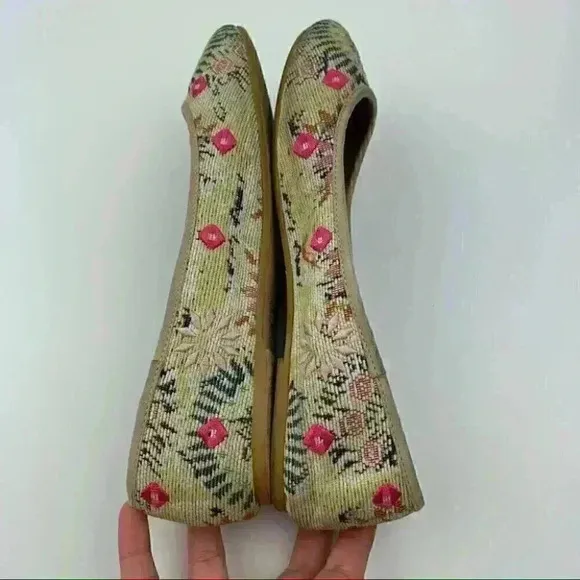 Mix no 6 flats 7 37.5 Dallilah floral embroidered