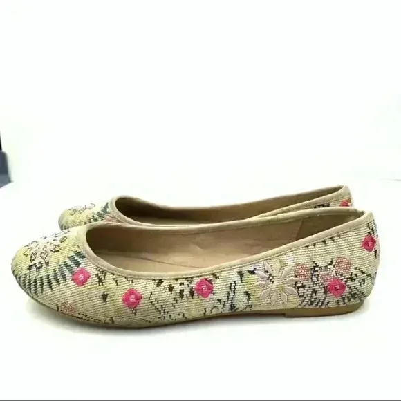Mix no 6 flats 7 37.5 Dallilah floral embroidered