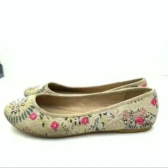Mix no 6 flats 7 37.5 Dallilah floral embroidered