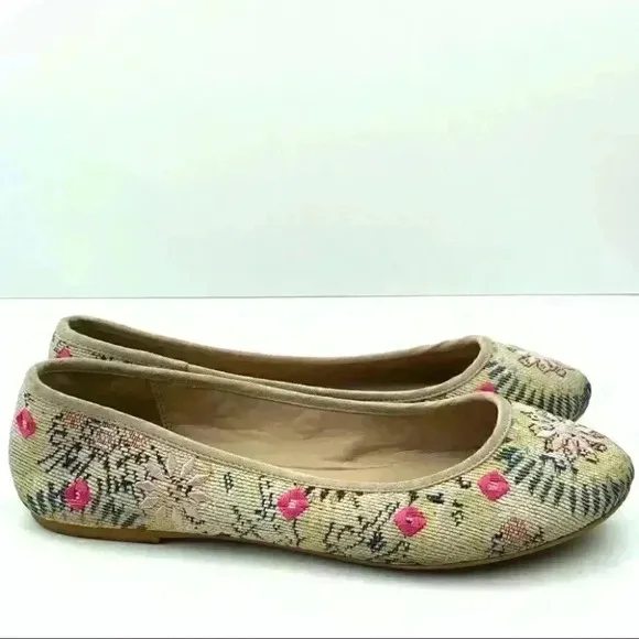 Mix no 6 flats 7 37.5 Dallilah floral embroidered