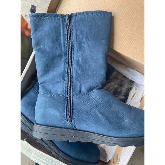 MUK LUKS Cozy Winter Boots Faux Fur Lined Plaid Trim Blue Size 10