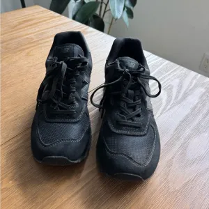 New Balance Black 547 Sneakers Chunky