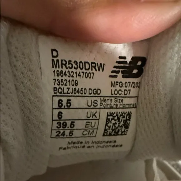 New Balance White and Blue Sneakers Comfortable Athletic Design