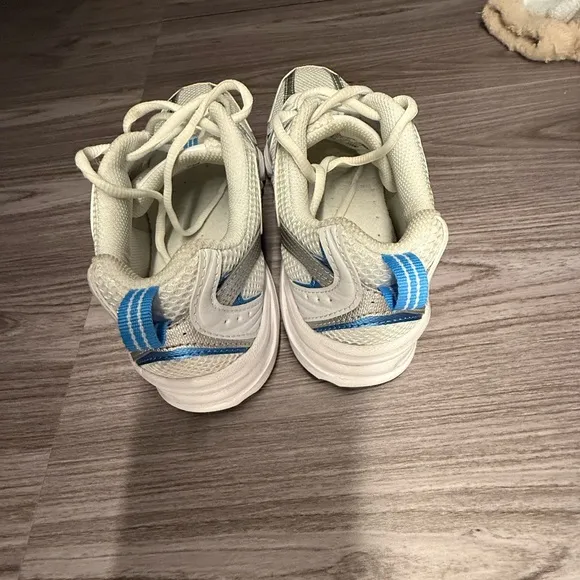 New Balance White and Blue Sneakers Comfortable Athletic Design