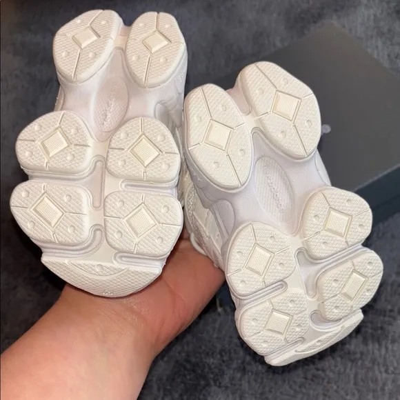 New Balance White Chunky Sneakers with Retro Design