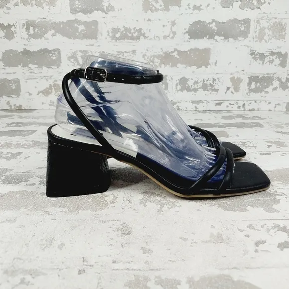 NEW Dolce Vita Black Strappy Buckle Ankle Strap Block Heeled Sandals M378