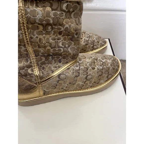 New In Box Coach Nikole Gold Metallic Roll Down 9M Shearling Logo Lined Boots