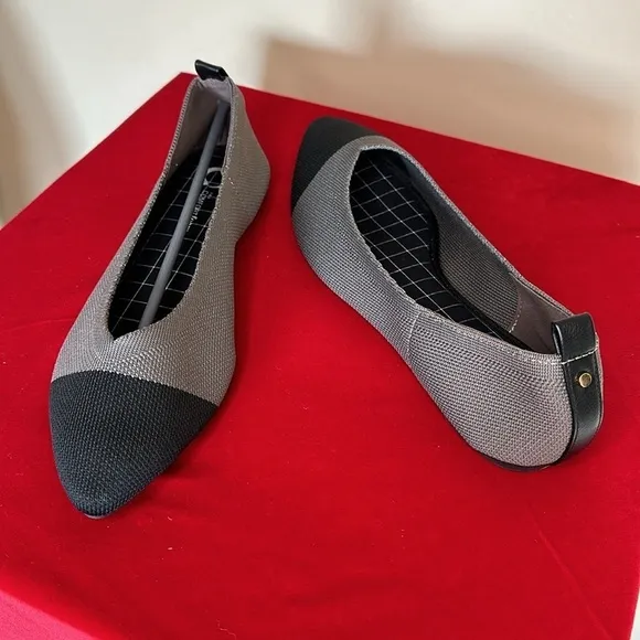 NEW Journee Collection Womens Veata Ballet Flats Gray / Black 8.5