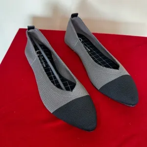 NEW Journee Collection Womens Veata Ballet Flats Gray / Black 8.5