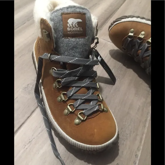 New Sorel Out N About III Conquest Sherpa Winter boot 7.5