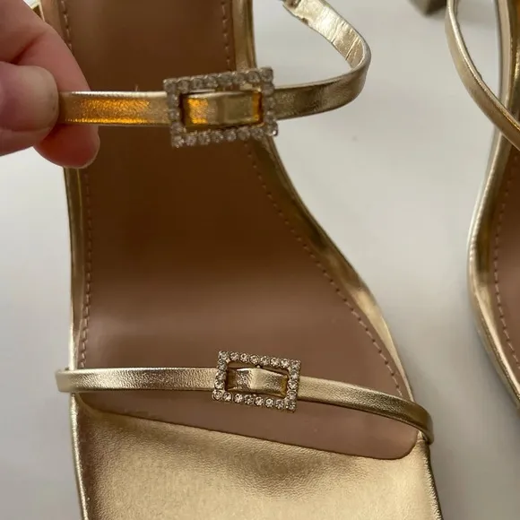 NEW Steve Madden Aislinn Sandals Womens 9M Gold Heeled Slide Strappy