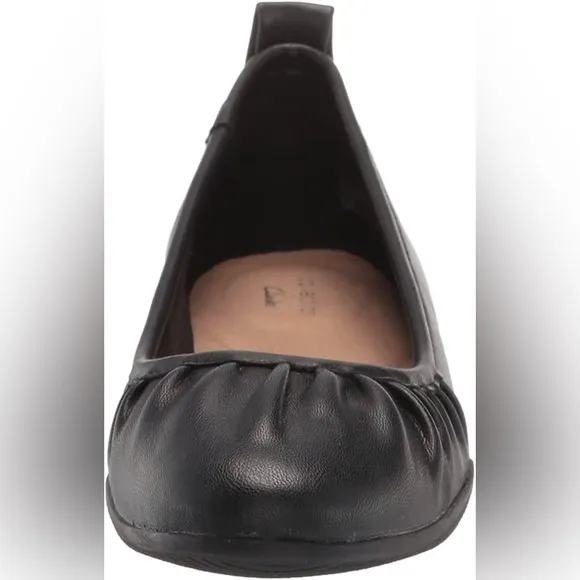 NEW Women's Clarks Sara Ballet Flat Black Size 9