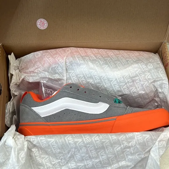 NIB - Vans Knu Skool 'Pop Outsole' – Grey/Orange 🧡
