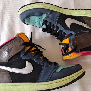 Nike Air Jordan Mens 1 Retro High Tokio Multicolor High-Top Sneakers with White
