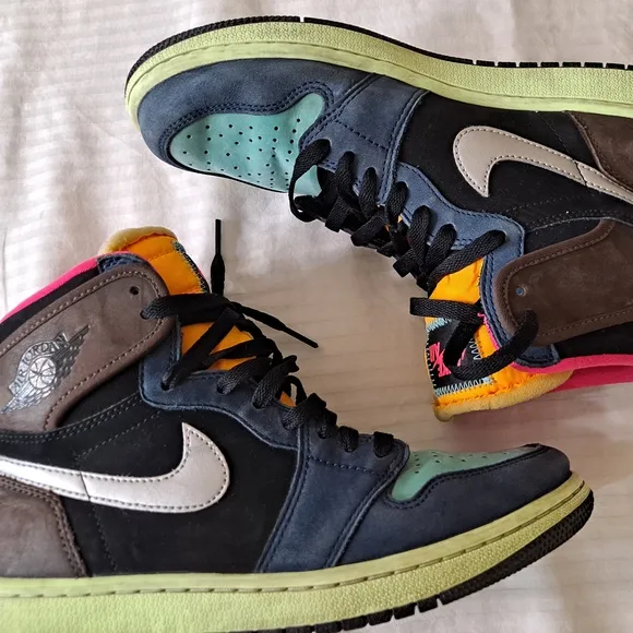 Nike Air Jordan Mens 1 Retro High Tokio Multicolor High-Top Sneakers with White