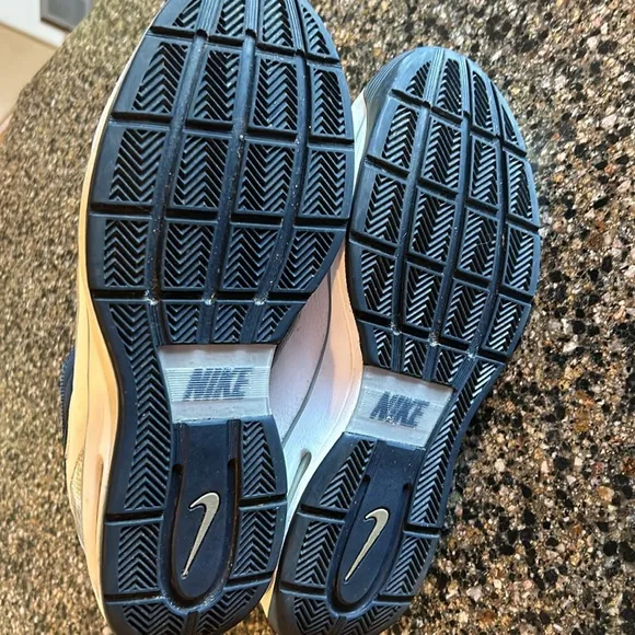 Nike Air Mens High-Top Basketball Sneakers