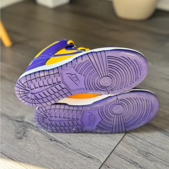 Nike Lakers Dunks High Top Sneakers