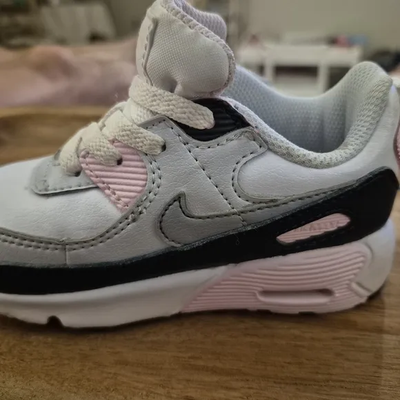 Nike Pink and White Sneakers Air Max 90